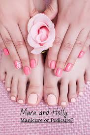 Guide Complète pour un Pédicure Parfait avec Mara Holly